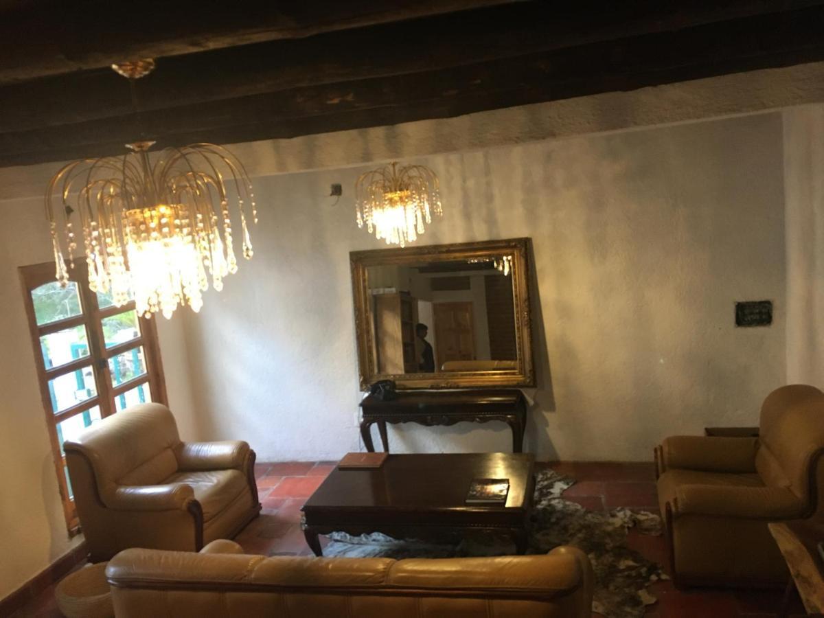 Hotel Del Rio กูอัสกา เด โอกัมโป ภายนอก รูปภาพ